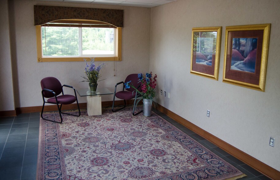 More Photos Of 150 Technology Way, Elma Office For Lease