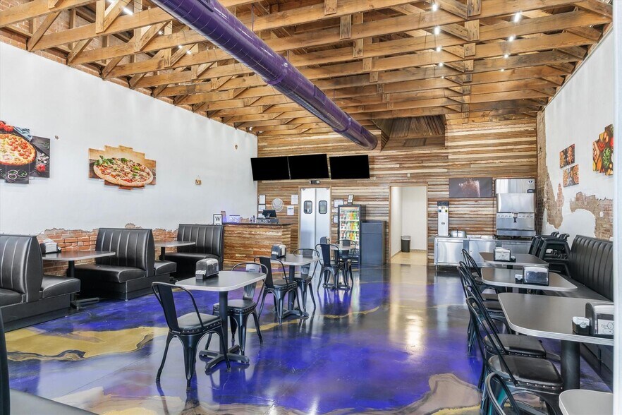 More Photos Of 111 NE Front St, Edgewood Storefront For Sale