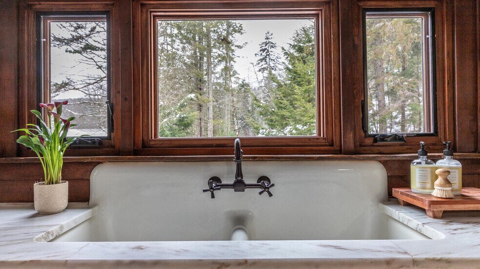 More Photos Of 56 Turner Mill Ln, Stowe Specialty For Sale