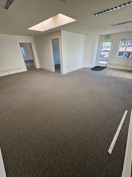 More Photos Of 637 Main St, Half Moon Bay Office For Lease