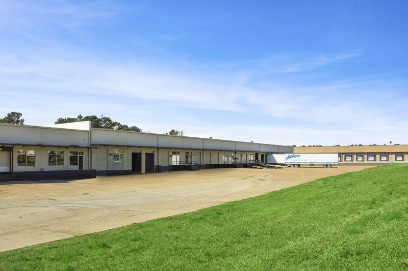 More Photos Of 1355 Boling St, Jackson Warehouse For Lease