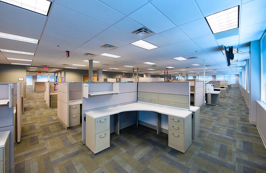 More Photos Of 3620 Queen Palm Dr, Tampa Loft Creative Space For Lease