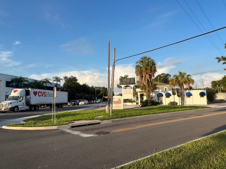 More Photos Of 3901 Henderson Blvd, Tampa Medical For Lease