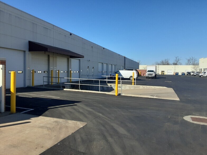 More Photos Of 7699 Limestone Dr, Gainesville Light Manufacturing For Sale