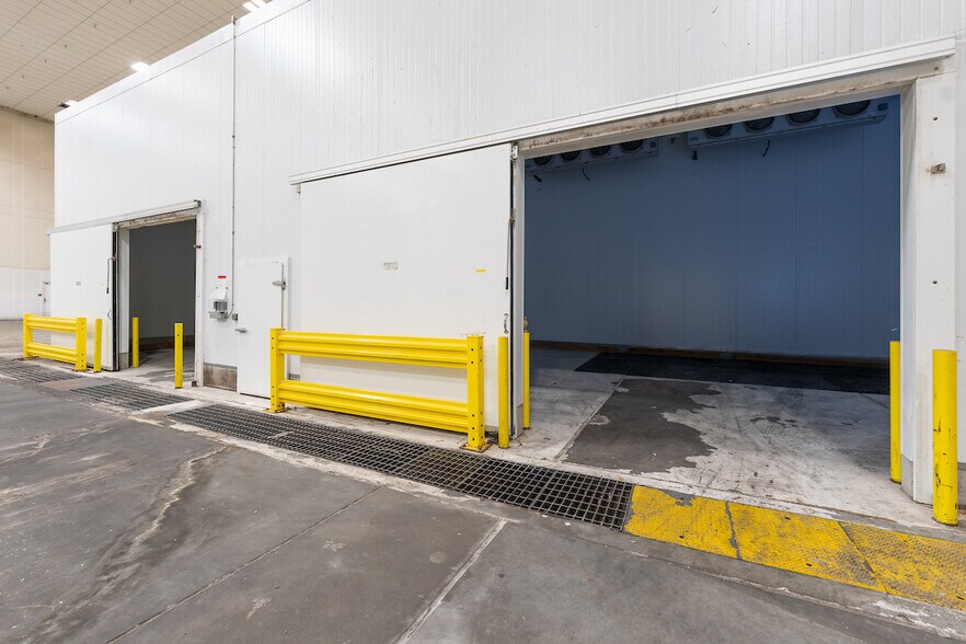 More Photos Of 2301 Monarch St, Alameda Warehouse For Lease