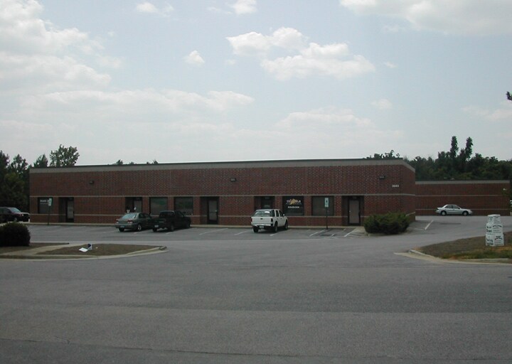 More Photos Of 2650-2660 Discovery Dr, Raleigh Light Distribution For Lease