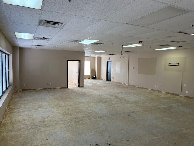 More Photos Of 2401 Potshop Ln, East Norriton Township Office For Lease