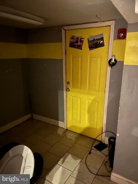 More Photos Of 5748 Chestnut St, Philadelphia Storefront For Lease