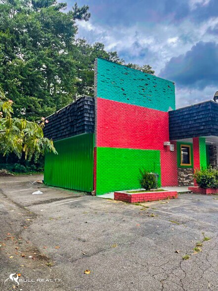 More Photos Of 37 Lynhurst Dr, Atlanta Freestanding For Sale