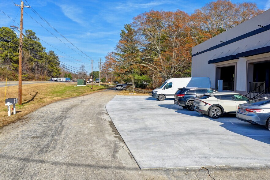 More Photos Of 4784 Cantrell Rd, Flowery Branch Warehouse For Sale