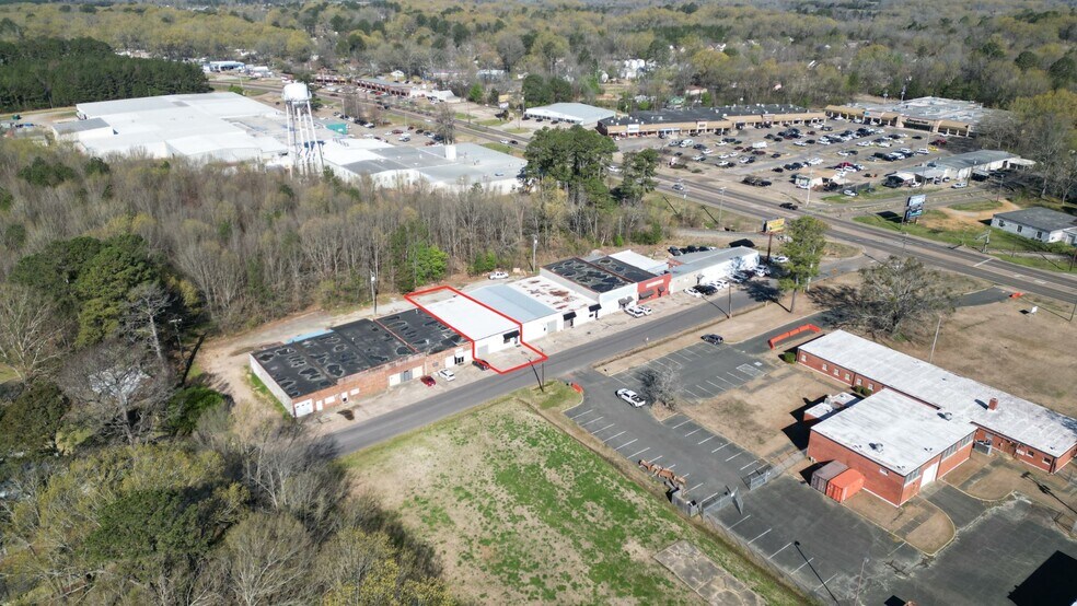 More Photos Of 110 Willow Rd, Starkville Light Distribution For Sale