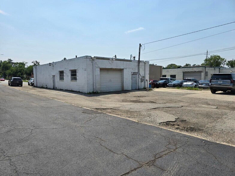 More Photos Of 1340 Ogden Ave, Downers Grove Freestanding For Sale