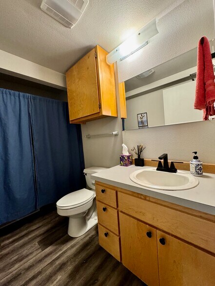 More Photos Of 2722 SE 25th Ave, Portland Office For Lease