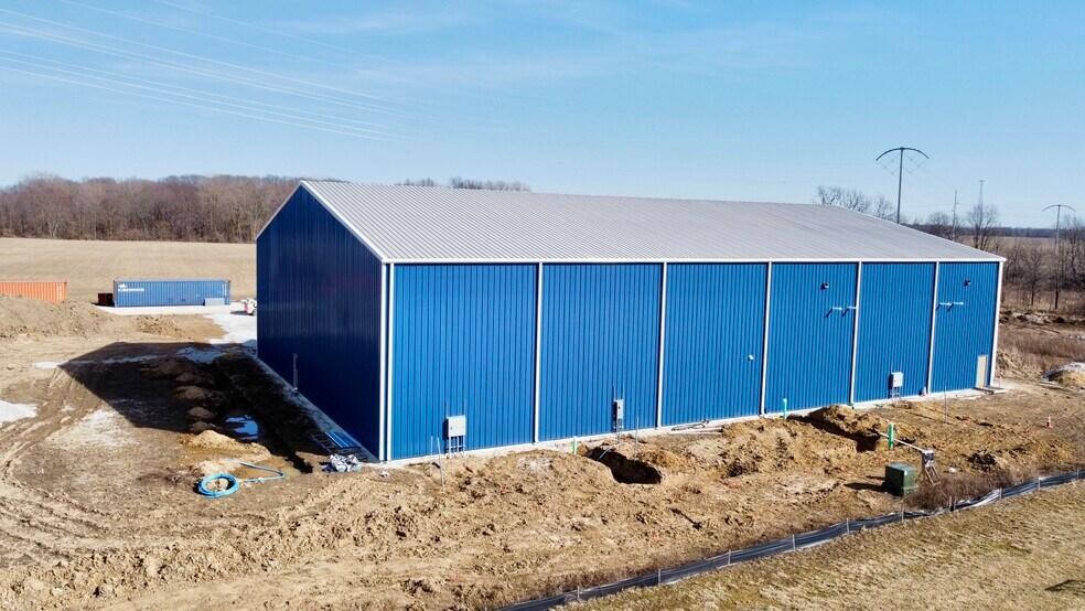 More Photos Of 5700 Eastside Parkway Dr, Gas City Light Distribution For Lease