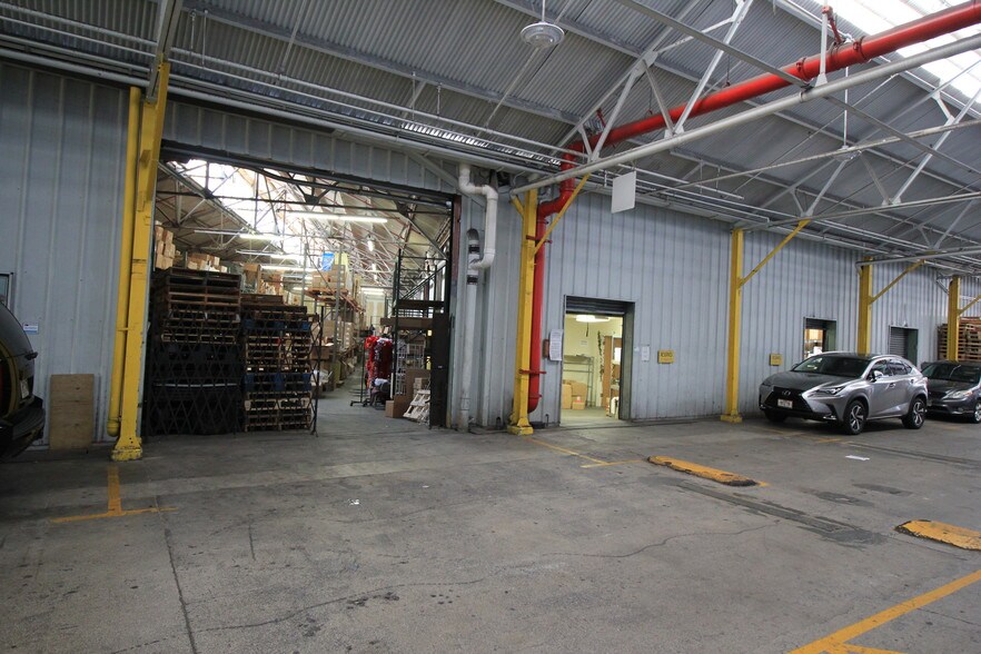 Primary Photo Of 501 Sumner St, Honolulu Warehouse For Sale