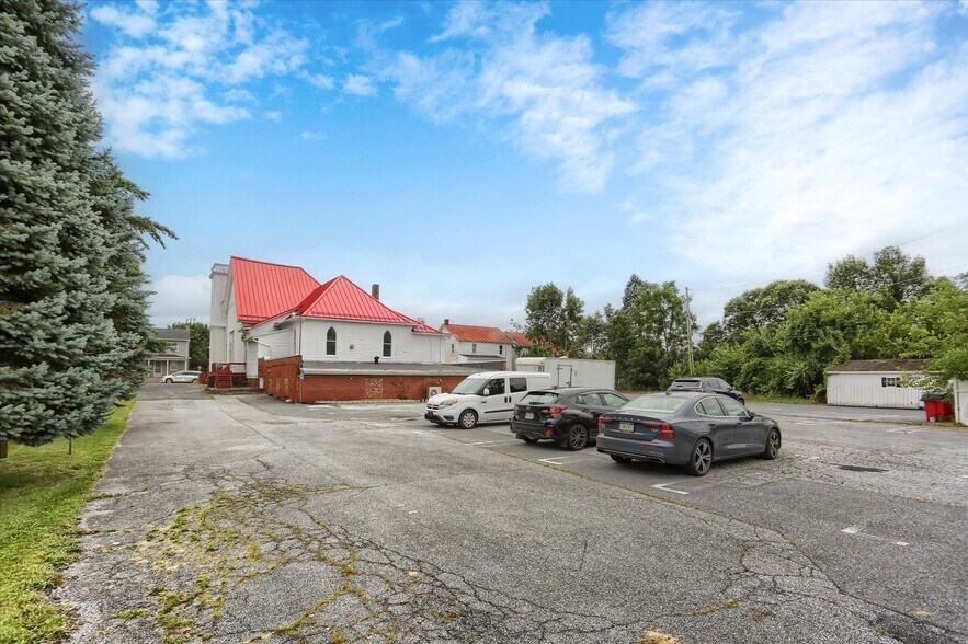 More Photos Of 5948 Linglestown Rd, Harrisburg Restaurant For Sale