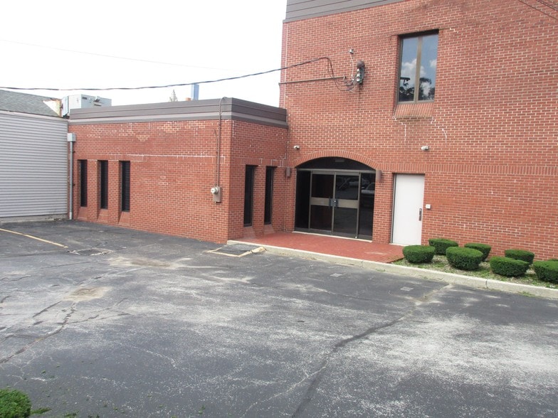 Primary Photo Of 414 E Wooster St, Bowling Green Office For Lease