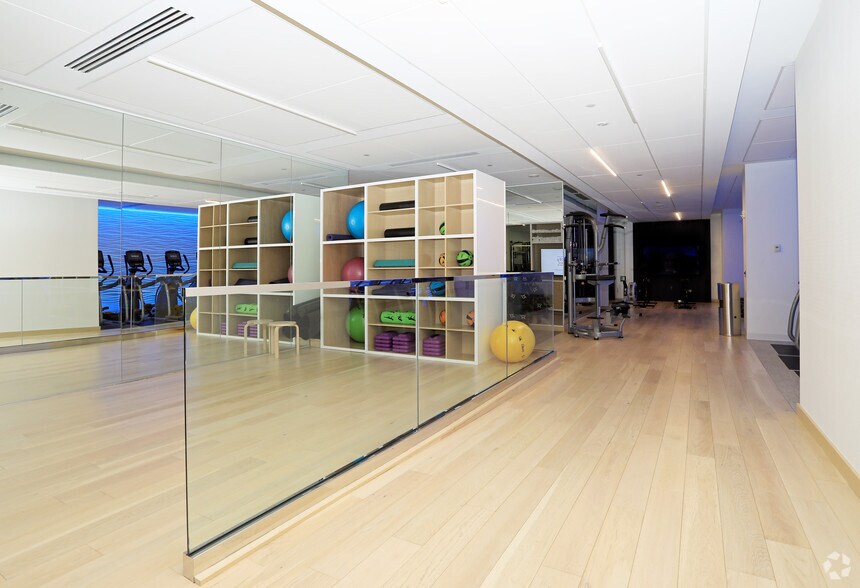 More Photos Of 1425 K St NW, Washington Office For Lease