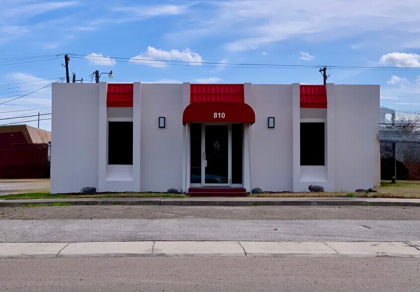 Primary Photo Of 810 E Main Ave, Robstown Office For Lease