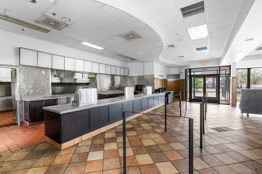 More Photos Of 1197 Lakes Blvd, Lake Park Fast Food For Lease