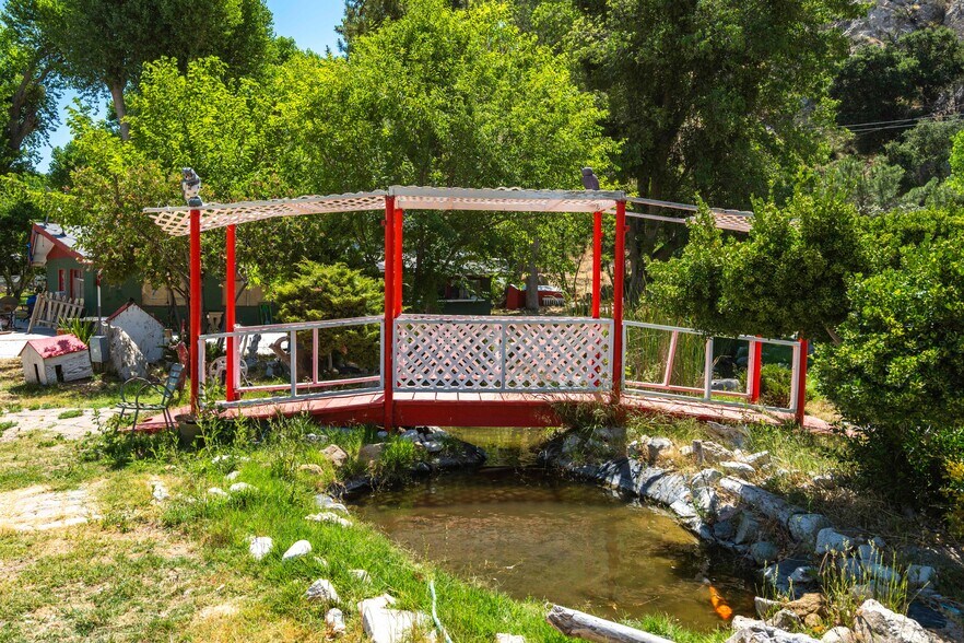 More Photos Of 10645 Soledad Canyon Rd, Santa Clarita Specialty For Sale