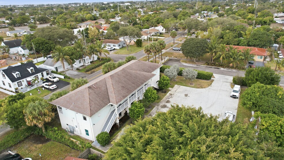 More Photos Of 105 2nd St, Lake Park Apartments For Lease