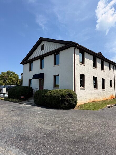 Primary Photo Of 710 Lowndes Hill Rd, Greenville Office For Lease