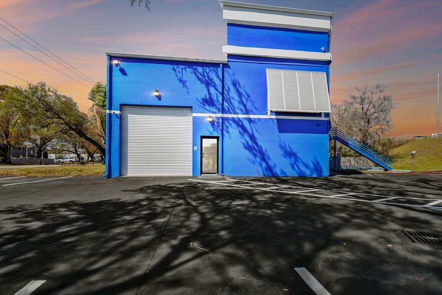 More Photos Of 9102 N Dale Mabry Hwy, Tampa Storefront Retail Office For Sale