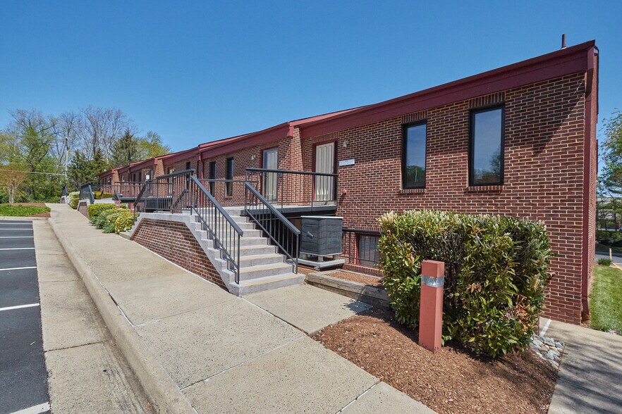 More Photos Of 2569 Chain Bridge Rd, Vienna Medical For Lease