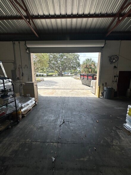 More Photos Of 3480 S US Highway 27, Fruitland Park Showroom For Lease