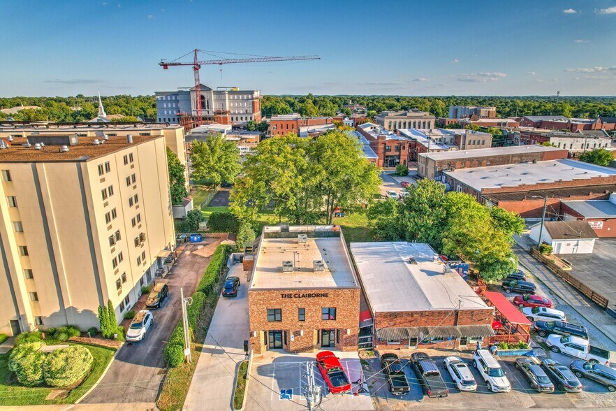 More Photos Of 125-127 E Prince St, Gallatin Storefront Retail Residential For Lease