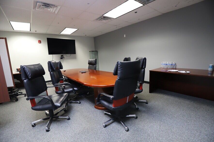 More Photos Of 35 Technology Dr, Warren Office For Lease