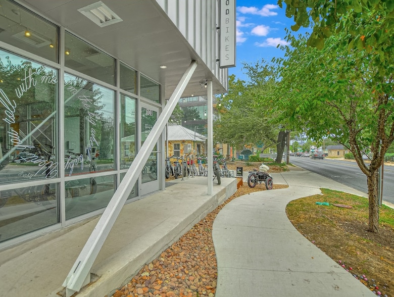 More Photos Of 1632 S 1st St, Austin Office For Lease