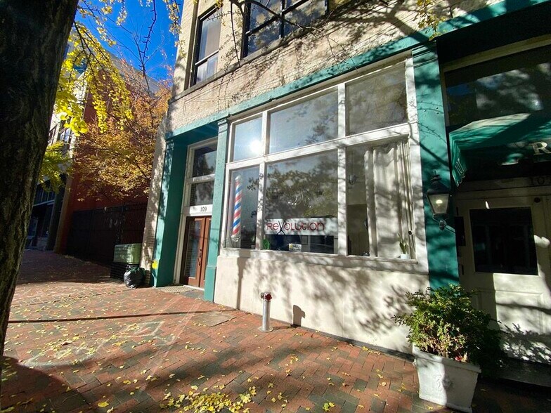 More Photos Of 107 S Front St, Memphis Office For Sale