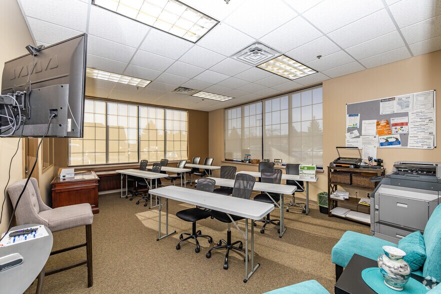 More Photos Of W175N11162 Stonewood Dr, Germantown Health Club For Lease