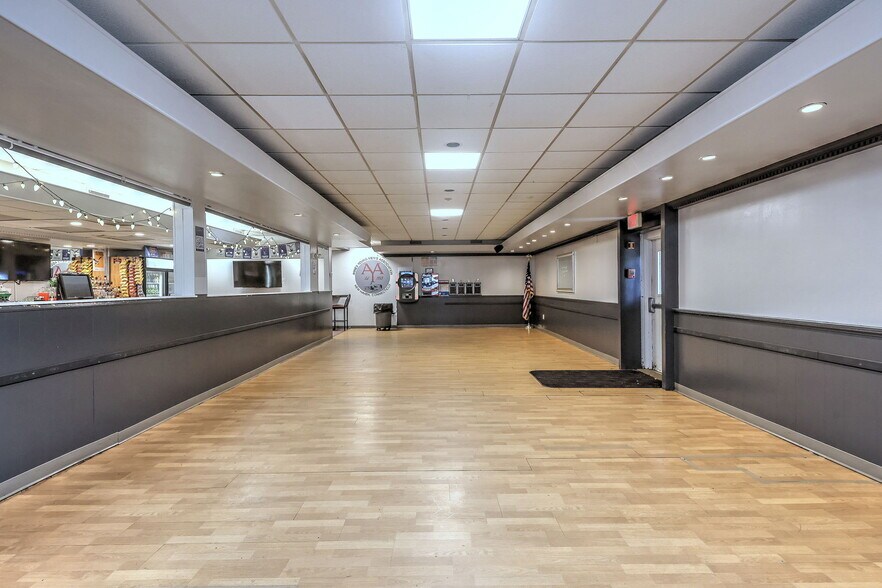 More Photos Of 560 Woodward Ave, New Haven Flex For Sale