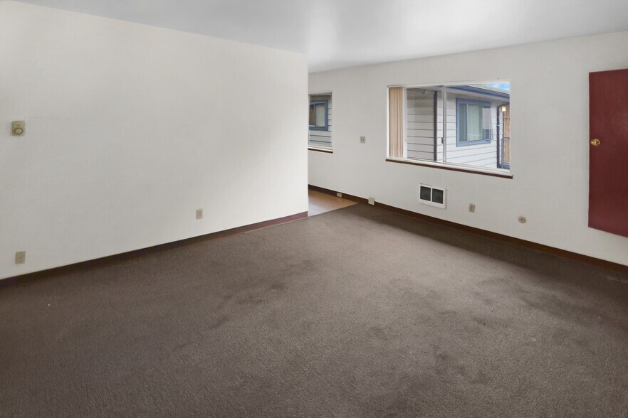 More Photos Of 1910 SE Stark St, Portland Apartments For Sale