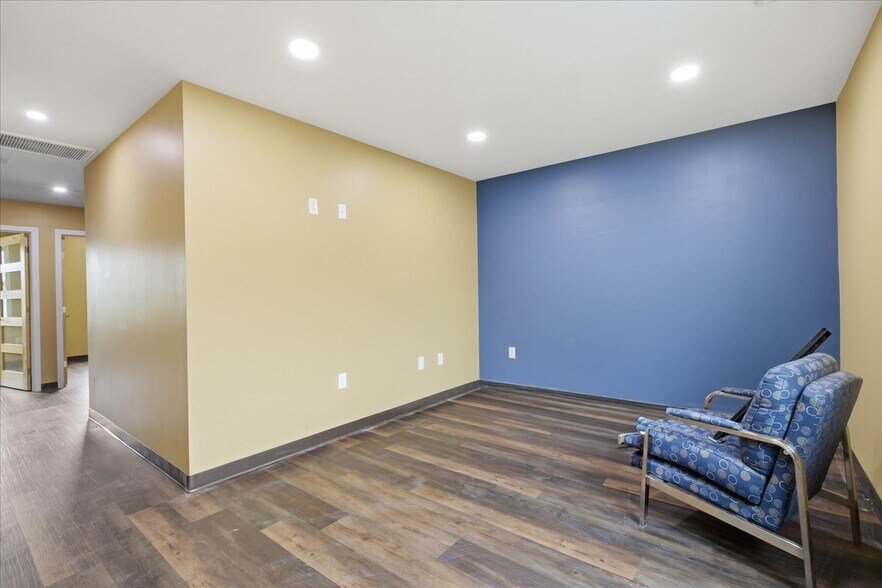 More Photos Of 641 S Prince St, Lancaster Storefront For Sale