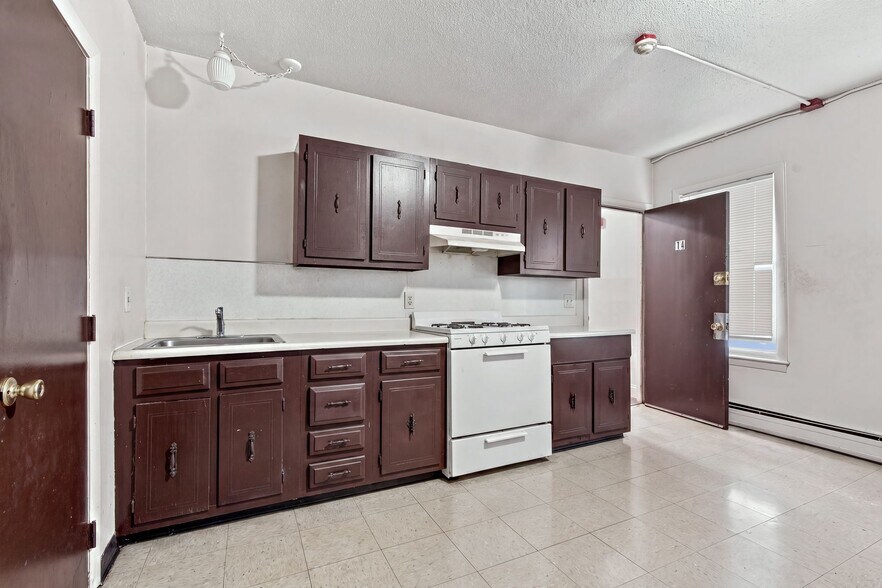More Photos Of 32 Northeast St, Woonsocket Apartments For Sale