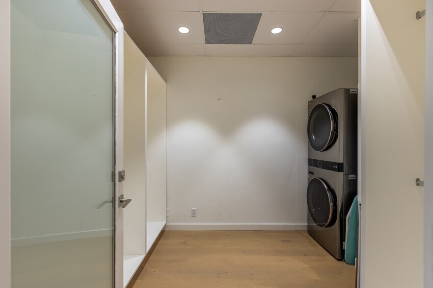 More Photos Of 3058 N Lima St, Burbank Warehouse For Sale