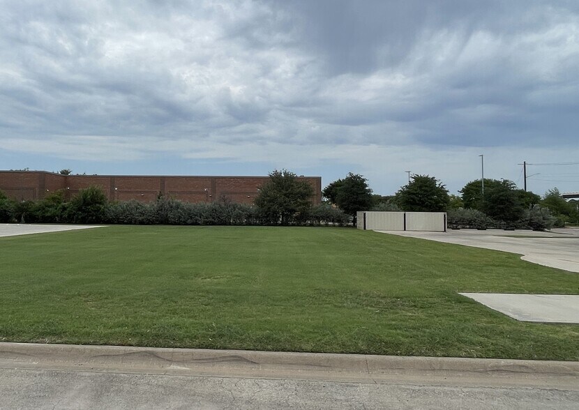 More Photos Of 2002 Emery St, Denton Land For Sale