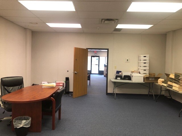 More Photos Of 1036-1062 Corporate Ln, Export Storefront Retail Office For Lease