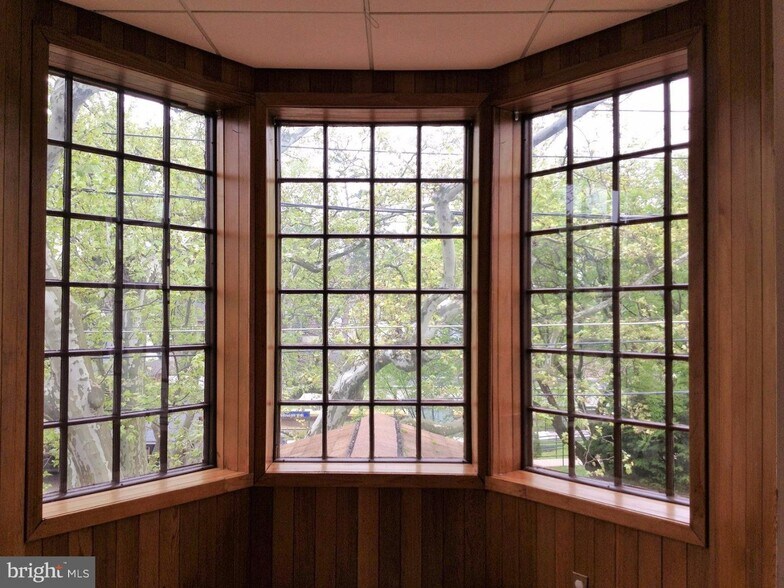 More Photos Of 18 W Evergreen Ave, Philadelphia Office Residential For Sale