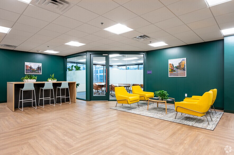 More Photos Of 310 E 96th St, Indianapolis Office For Lease