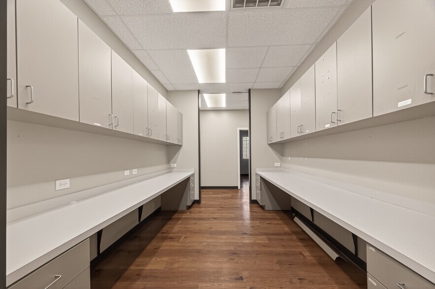 More Photos Of 2223 Dorrington St, Houston Medical For Lease