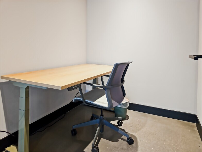 More Photos Of 200 W Monroe St, Phoenix Coworking Space