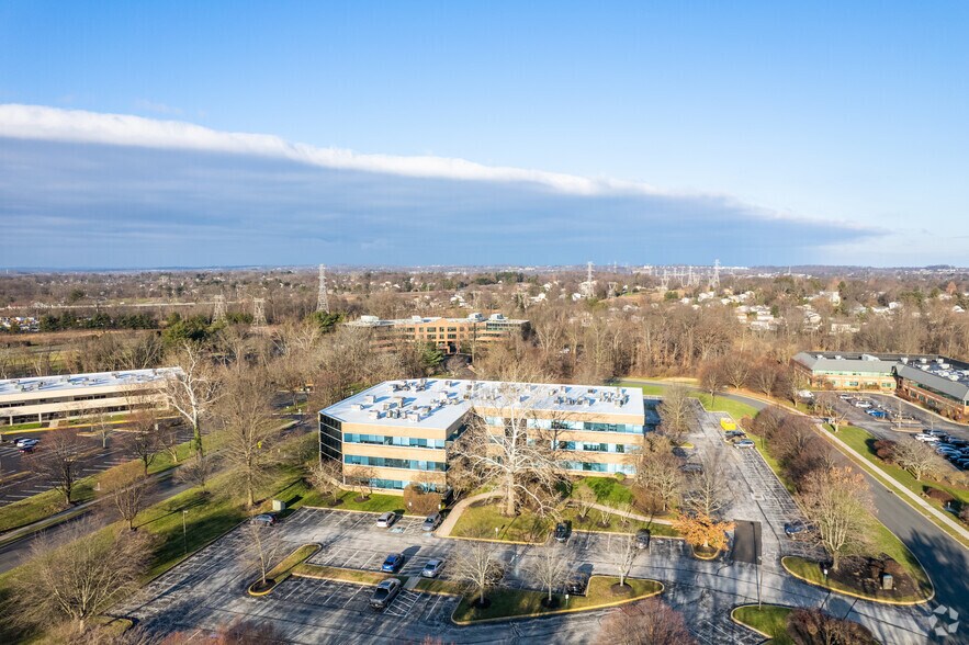 More Photos Of 925 Harvest Dr, Blue Bell Unknown For Lease