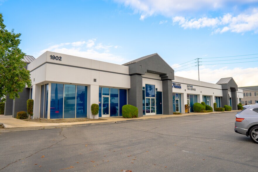 More Photos Of 1902 Orange Tree Ln, Redlands Unknown For Lease