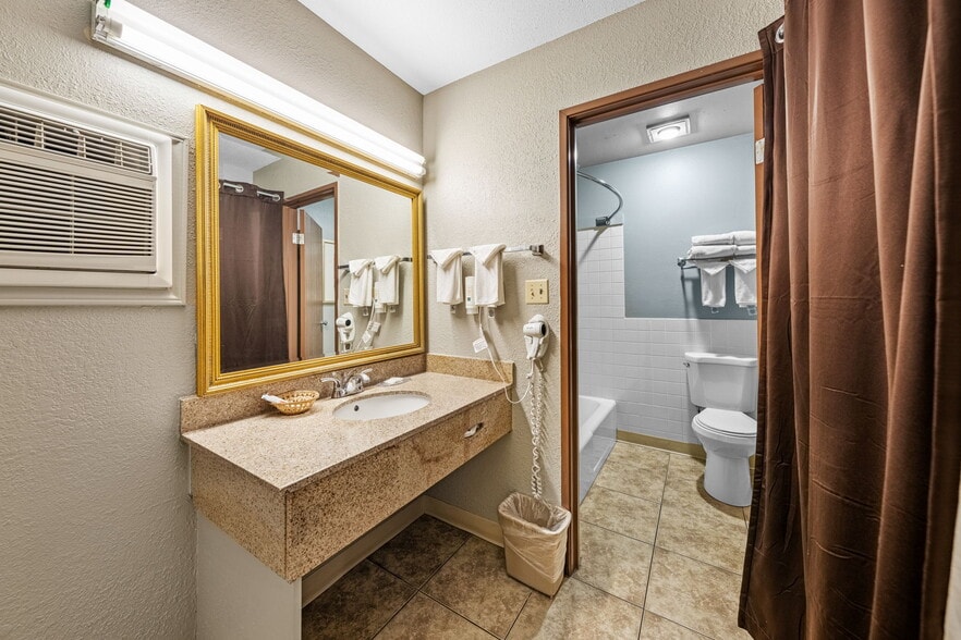 More Photos Of 2930 Main Ave, Durango Hotel For Sale