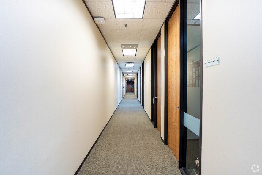 More Photos Of 4400 S Sam Houston Pky E, Houston Warehouse For Lease